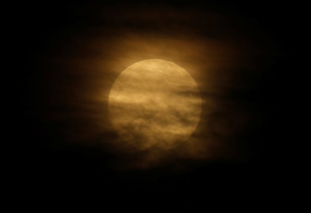 В нощ с пълна луната хората прекарват средно с 30 минути по-малко във фазата на дълбок сън. СНИМКА: Ройтерс