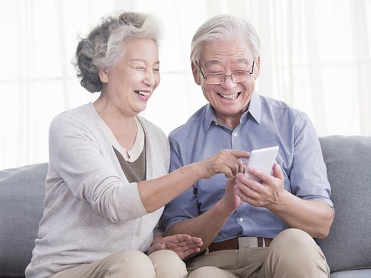 Половината от населението на Китай на възраст от 65 до 69 години използва смартфони