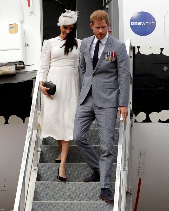 Британският принц Хари и съпругата му Меган се сбогуваха с Австралия и пристигнаха във Фиджи за двудневна визита СНИМКИ: РОЙТЕРС
