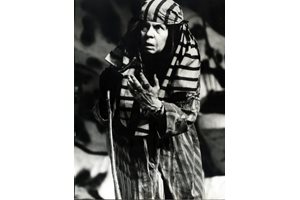 Снимки в различни ранни роли от архива на Сатиричния театър