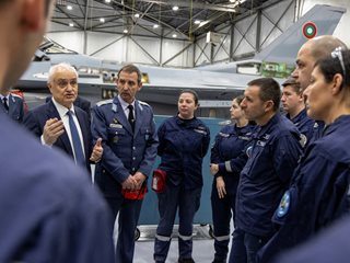 Българската делегация в САЩ посети завода, където сглобяват F-16 (Видео, снимки)