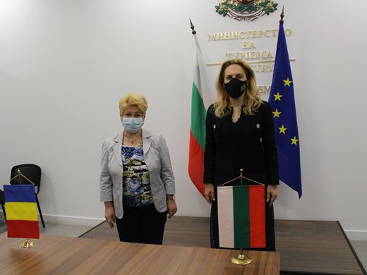 Посланик Предеску поздрави Марияна Николова за рекламата на България в Румъния