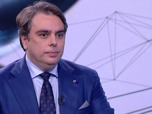 Асен Василев: Държавата трябва да премахне монопола на рафинерията "Лукойл"