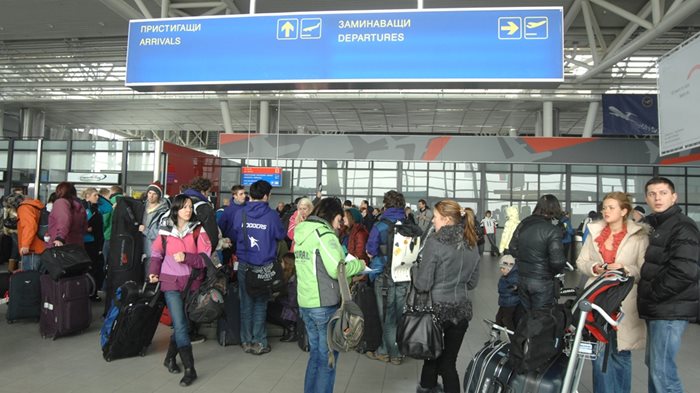 Всички майки, които работят на летище София, получават допълнителни дни платен отпуск в зависимост от това колко деца имат.