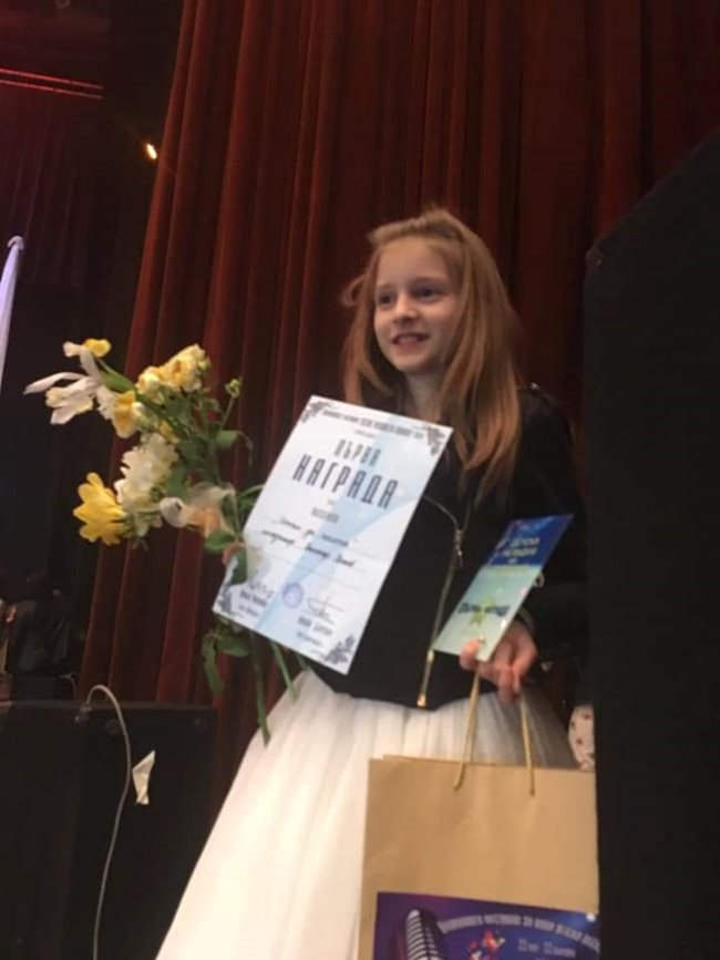 София Иванова от Варна взе първа награда с песента си “Искам да полетя”.  СНИМКА: ФЕЙСБУК