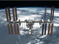 НАСА поръча още пет пилотирани мисии до МКС на "Спейс Екс"