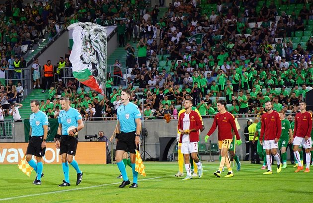 "Рома" загуби с 1:2 от "Лудогорец" в Разград и някои играчи се оплакаха от терена