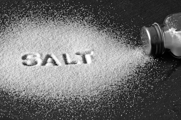 Експертите на СЗО са пресметнали, че ако приемът на сол се намали дори само с 25%, могат да бъдат спасени приблизително 900 000 живота на страдащи от сърдечносъдови проблеми хора до 2030 г.  СНИМКА: ПИКСАБЕЙ