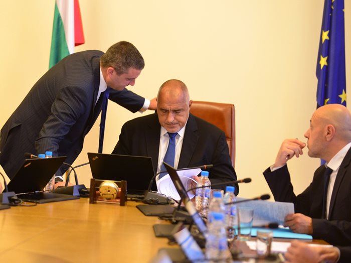 Премиерът Бойко Борисов и финансовият министър Владислав Горанов вече обещаха да не променят данъците до края на мандата на този кабинет.