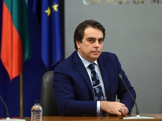 Асен Василев: Съкращения за 30 000 чиновници до края на 2022 г.
