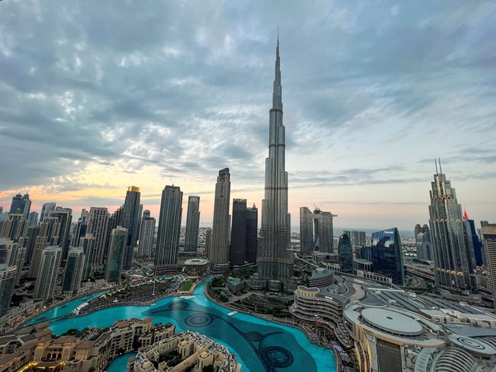 Дубай е една от дестинациите, за които се търсят представители.