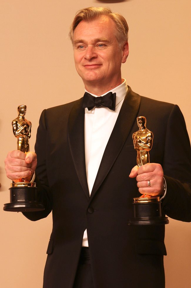 Кристофър Нолан получи първия си “Оскар” за най-добър режисьор за лентата “Опенхаймер”.