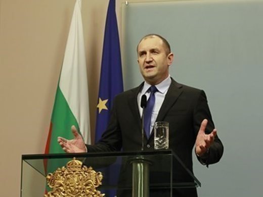 Радев пред "Комерсант": България се нуждае от доставки на руски газ през Черно море
