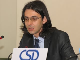 Димитър Марков: Докато фасадно се борим с корупцията, тя качи нов връх – хората я приемат за нормална