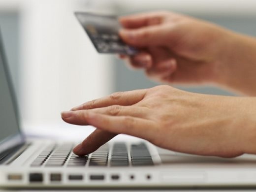 Нов риск за парите ни, след като вече ще се плаща онлайн и без банкова карта