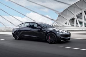 Заради митата на ЕС: Tesla вдигна цената за Model 3