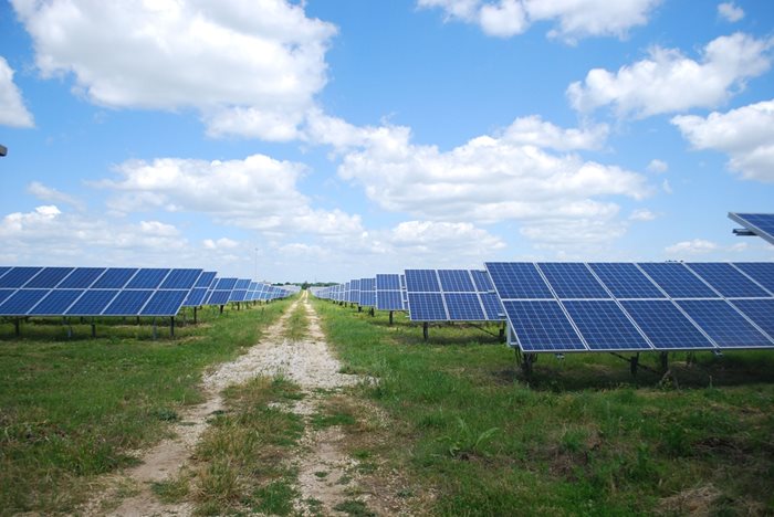 Участието на възобновяеми енергийни източници (ВЕИ) в преносната мрежа се увеличава с 20,57 процента. СНИМКА: АРХИВ
