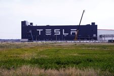 Tesla изненада с трета поредна печалба насред коронакризата