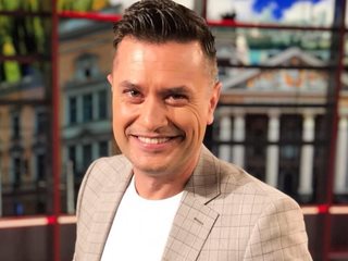 Георги Любенов води вечерното шоу на БНТ, но вместо в събота - в четвъртък