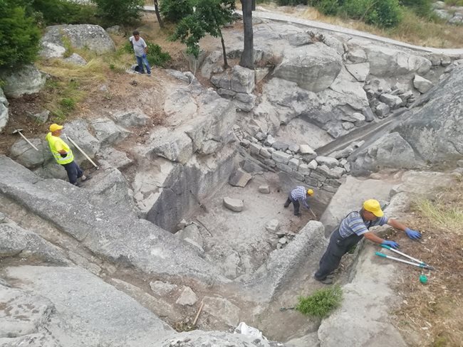 Грандиозен резервоар с Храм на водата  (нимфеум), открит на Перперикон