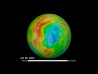 Най-голямата дупка в озоновия слой над Арктика се затвори (Видео)