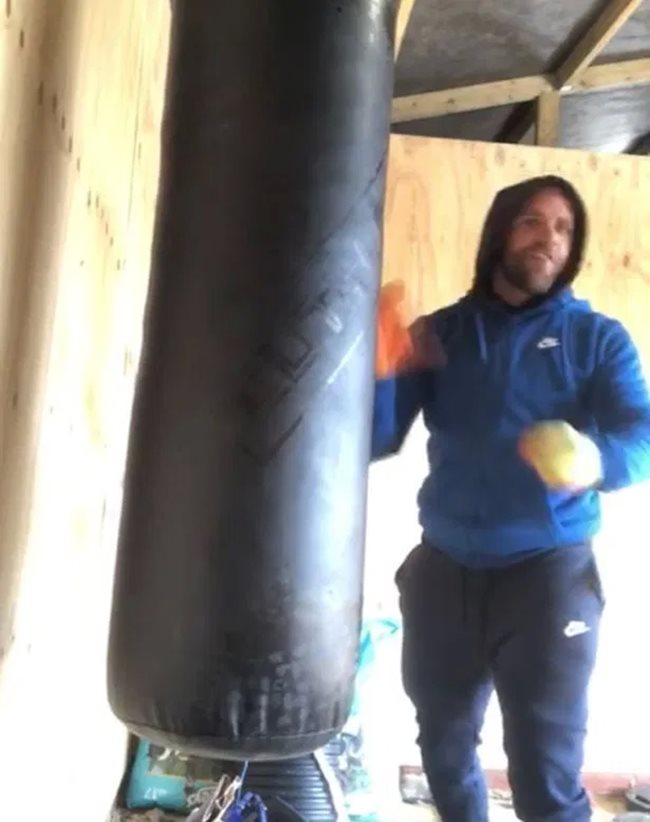 Сондърс тренира за защита на титла