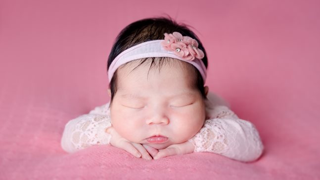 Как да почистваме носа, ушите и ноктите на новороденото, когато сме неопитни