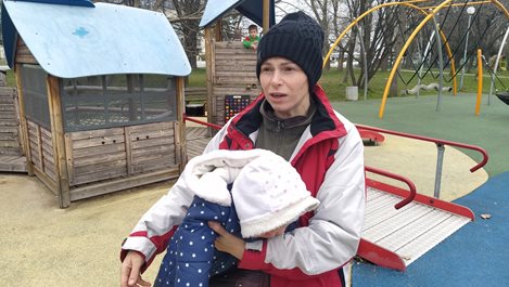 Украинката Катя, майка на 7 деца: 15-годишният ни син искаше да остане и да воюва