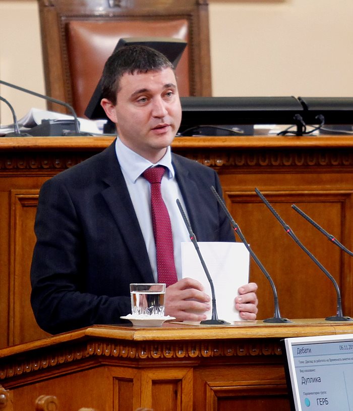 Финансовият министър Владислав Горанов също препоръча на кметовете данък сгради да се вдига.
