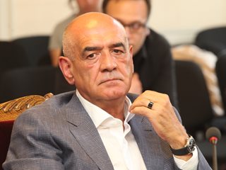 Дечо Дечев остава шеф на “Иван Рилски”, министър Меджидиев написа “Не” на молбата му за напускане (Обзор)