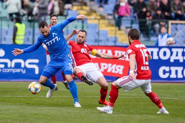 Мачовете от Първа лига започват отново на 5 юни