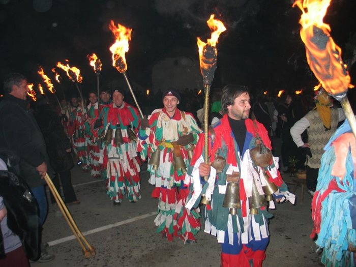 В Перник всяка година се провежда Международния фестивал на маскарадните игри "Сурва"