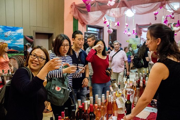От 9 години на Фестивала на розето идват и големи, и бутикови производители, сега чакат и лозари от Франция