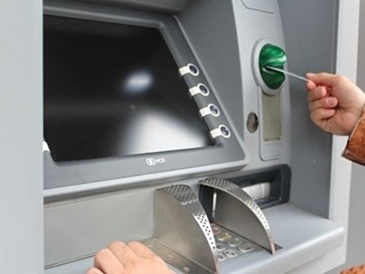 КЗП: Тегленето на пари от външни банкомати в курортите крие повече рискове от кражби