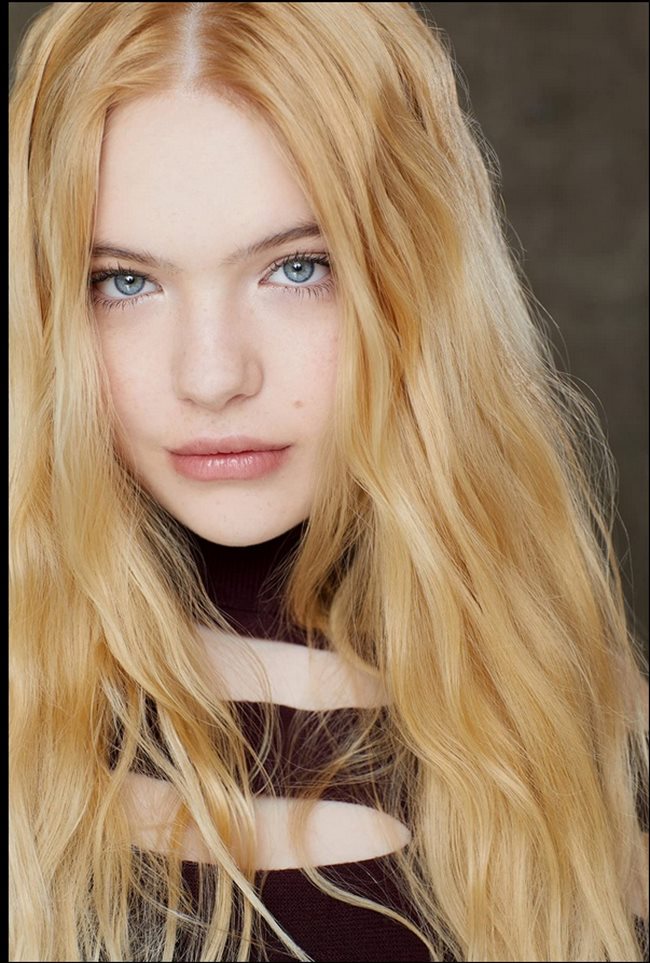 Александра Генова е 17-годишна, когато се снима в сериала.