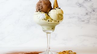 Две страхотни рецепти за домашен сладолед в машина
