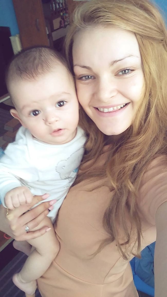 Елена Станчева и бебе Йордан