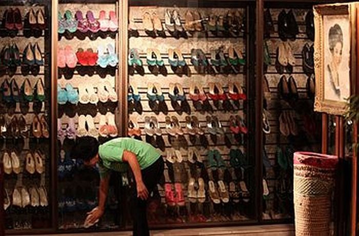 Заради внос на 80 000 чифта обувки от Китай, НАП и МВР ще следят денонощно каргото от Турция и Китай.