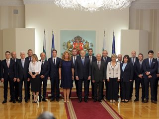 България вече 2-а по служебни кабинети в ЕС