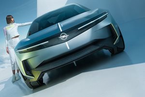 Opel махна хромираните елементи в концепта Experimental