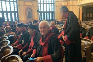 Томас Лафчис на церемонията по дипломирането си като теолог