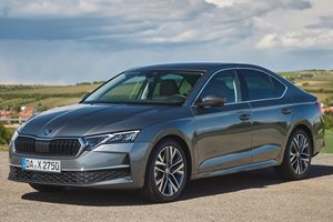 За 5 години Skoda Octavia смени поколението, но базовата цена скочи с 12 000 лева. Снимки: производителите