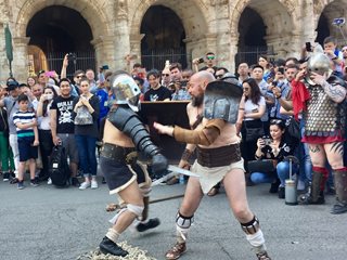 Туристи ще се сражават като гладиатори в Колизея, римското кметство протестира