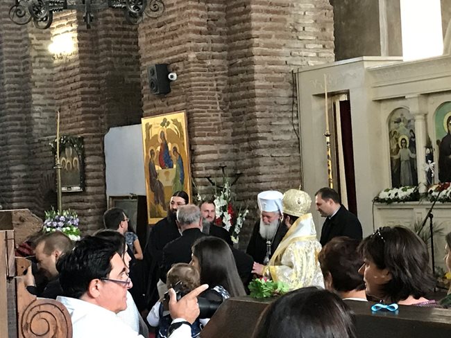 Патриарх Неофит благослови масовото кръщене в София СНИМКИ: Цветелина Шенева