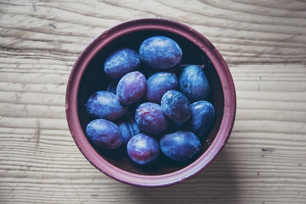 Сините сливи са богати на витамини и минерали, включително и на вит. К и калий СНИМКА: Pixabay