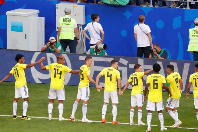 Националният отбор на Колумбия отпразнува по нетрадиционен начин един от головете си на това световно първенство. Йери Мина вкара срещу Сенегал, а след това целият отбор се хвана за ръце и започна да прави вълни.