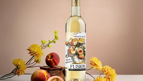 Вкусът на лятото в бутилка: Verano Azur FUSION танц на вино и плодове