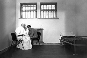 През 1983 г. папа Йоан Павел Втори посещава Мехмед Али Агджа в затвора.