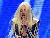 PETA обяви Lady GaGa за луда