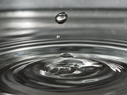 Учени създадоха хидрофобно покритие, което не се мокри с месеци